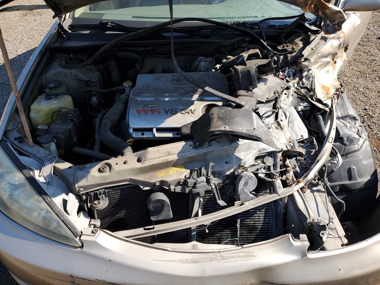 2004 Toyota Camry Le VIN: JTDBF30KX40153887 Lot: 82175725