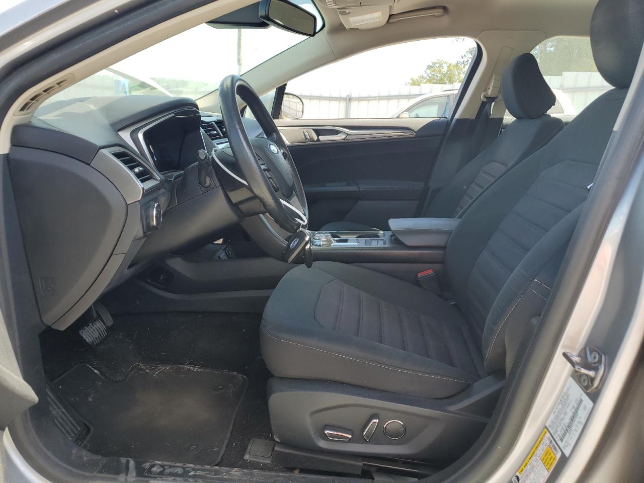 2020 Ford Fusion Se VIN: 3FA6P0HD7LR144927 Lot: 82428145