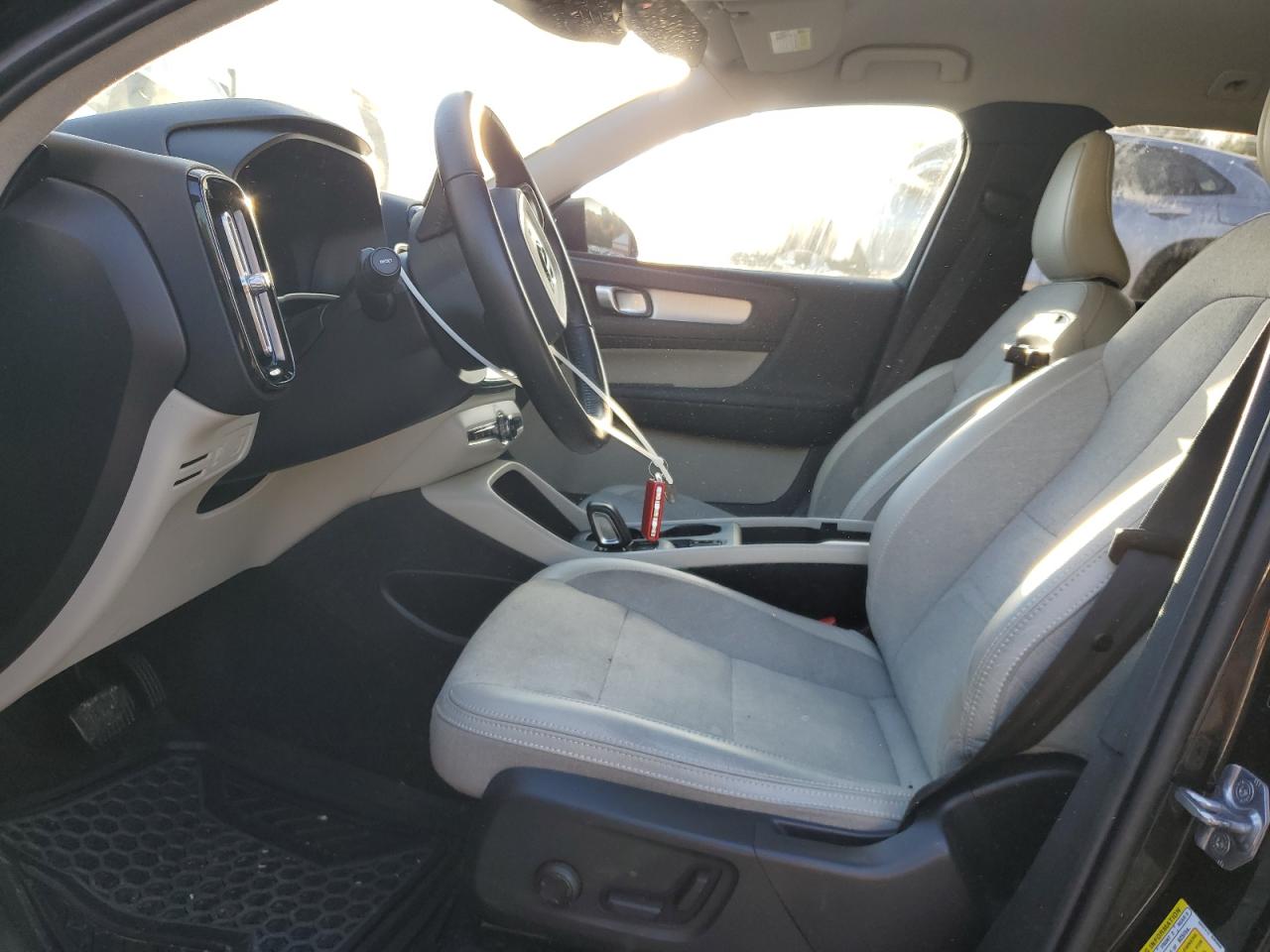 2020 Volvo Xc40 T5 Momentum VIN: YV4162UK2L2287602 Lot: 82746485