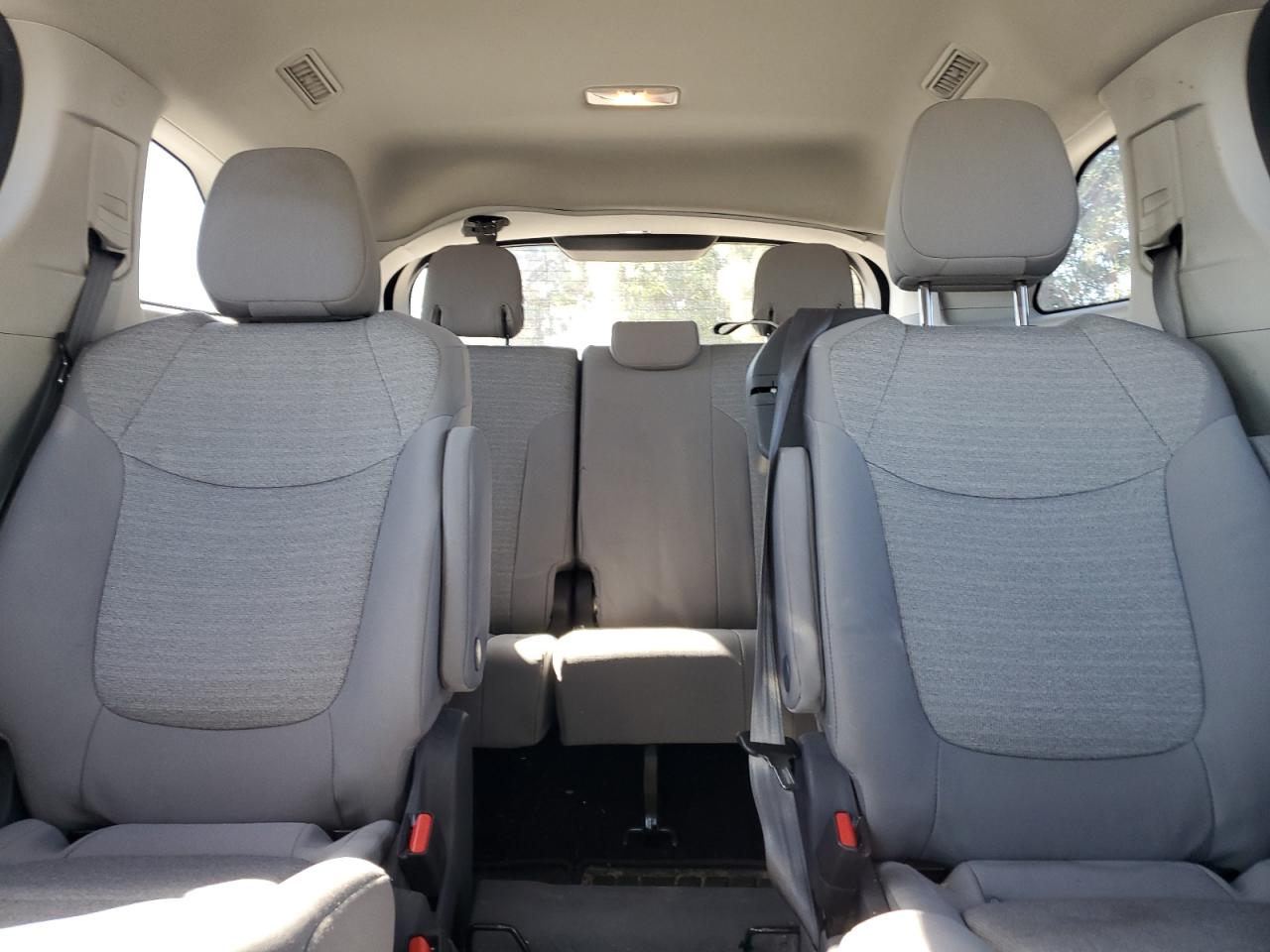 2021 Toyota Sienna Le VIN: 5TDKRKEC3MS021294 Lot: 90145995