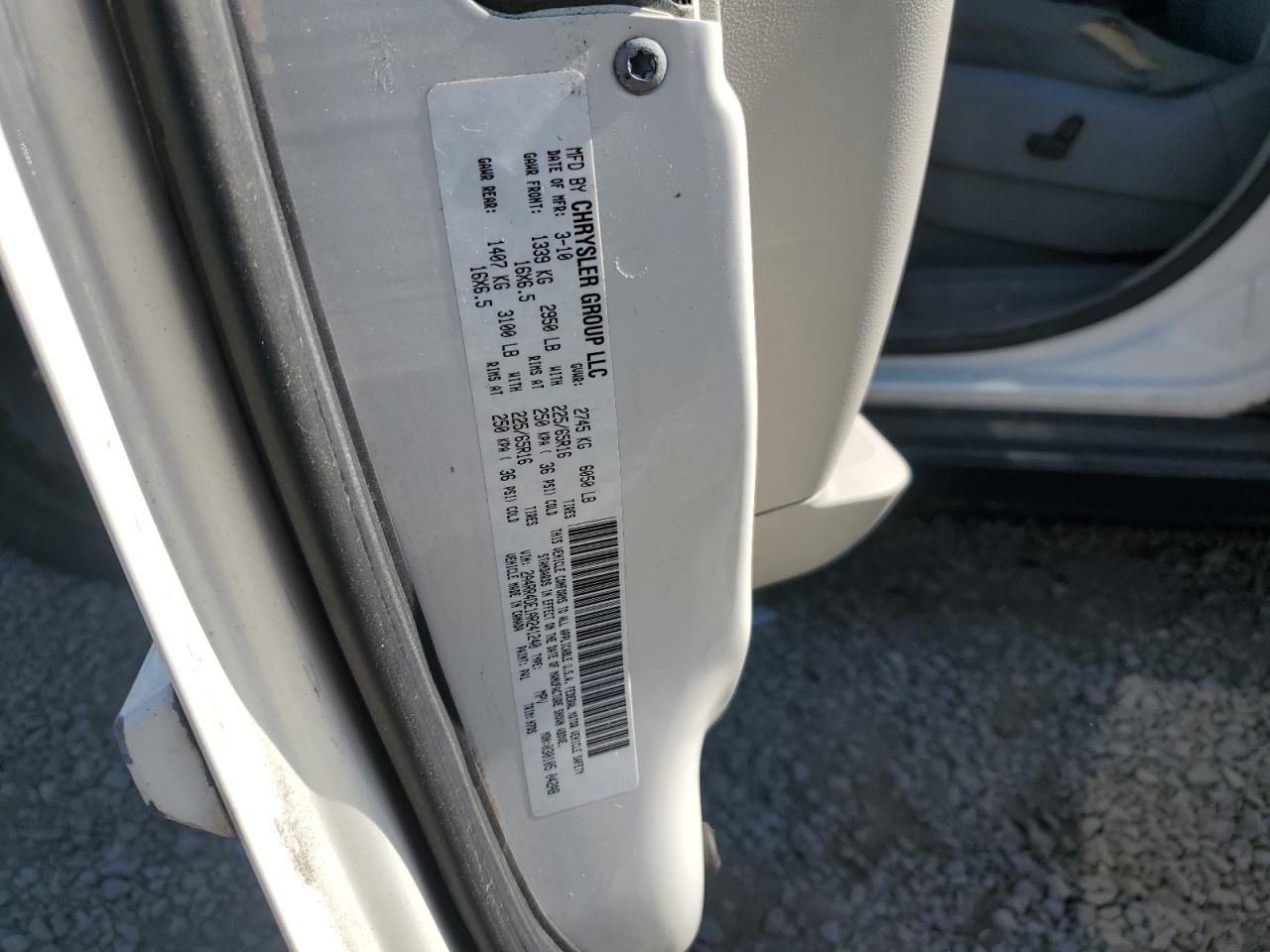 2010 Chrysler Town & Country Lx VIN: 2A4RR4DE1AR241240 Lot: 84905415