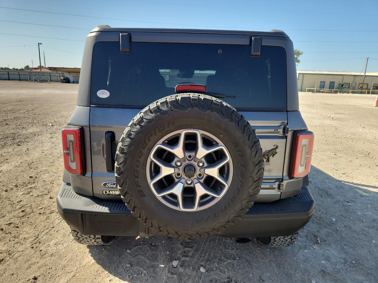 2022 Ford Bronco Base VIN: 1FMEE5DH8NLB79099 Lot: 82647965