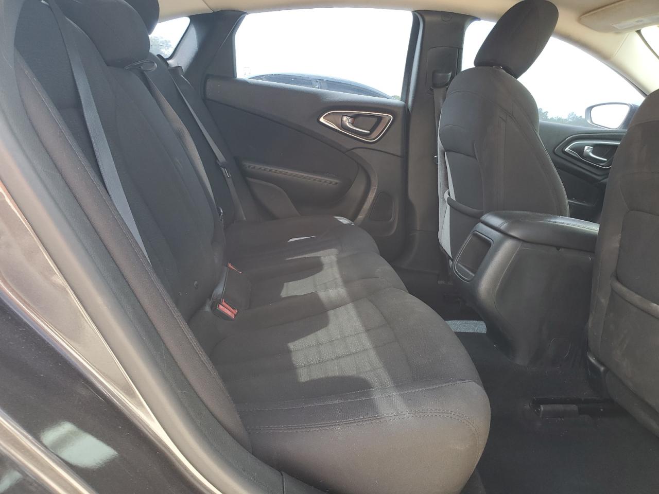 2015 Chrysler 200 Limited VIN: 1C3CCCAB5FN696747 Lot: 85830425