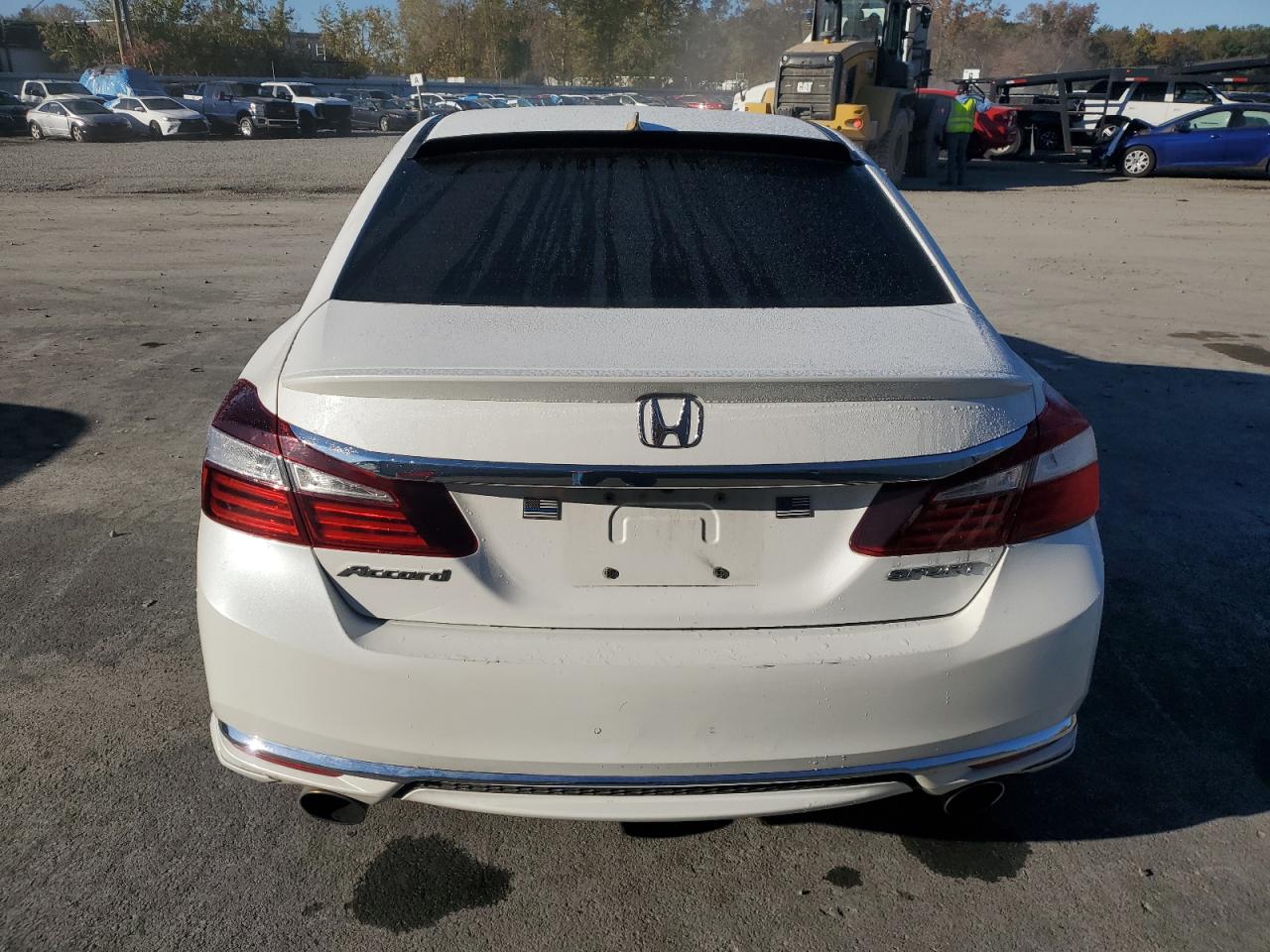2016 Honda Accord VIN: 1HGCR2F52GA189662 Lot: 82330295