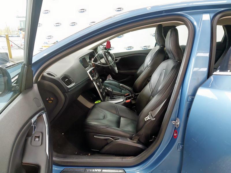 2015 VOLVO V40 SE LUX NAV D2 AUTO 