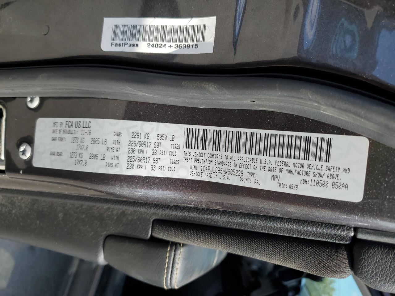 2017 Jeep Cherokee Latitude VIN: 1C4PJLCB5HW585239 Lot: 90927395