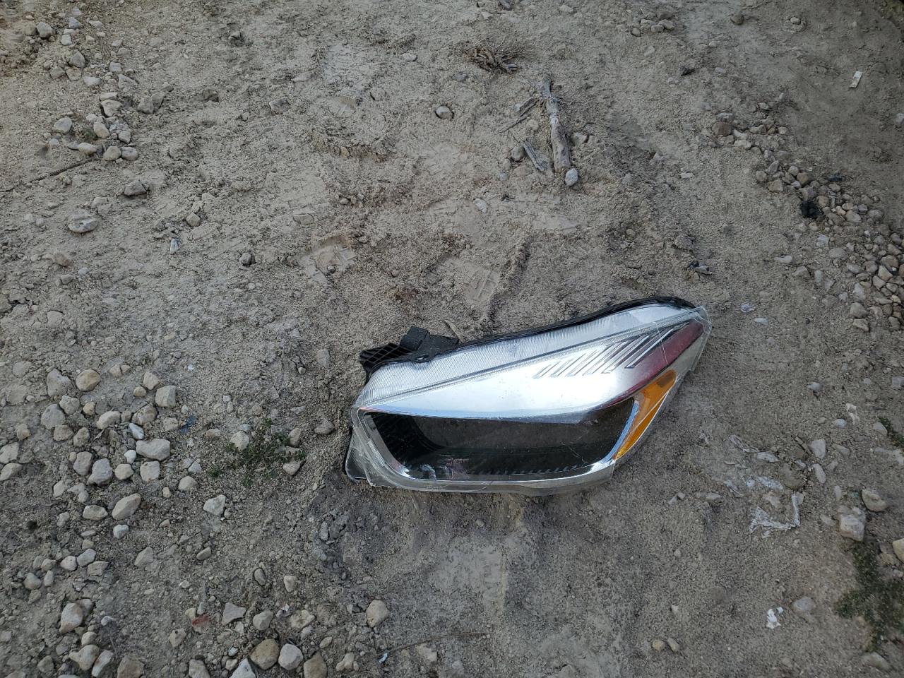 2018 Ford Escape Se VIN: 1FMCU0GDXJUA39713 Lot: 82118135