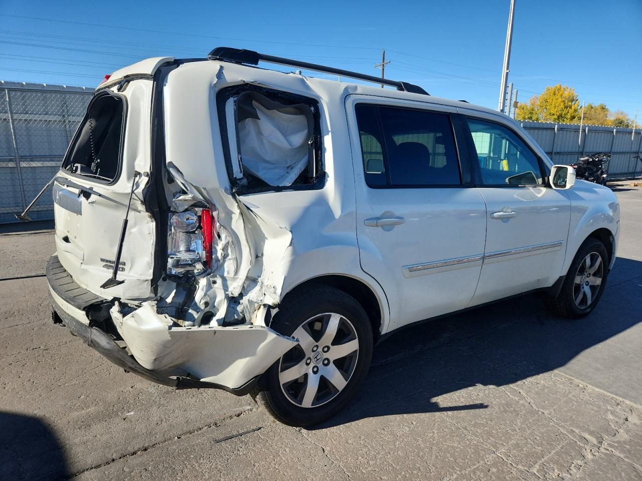 2012 Honda Pilot Touring white 4dr spor gas 5FNYF4H91CB086713 photo #4