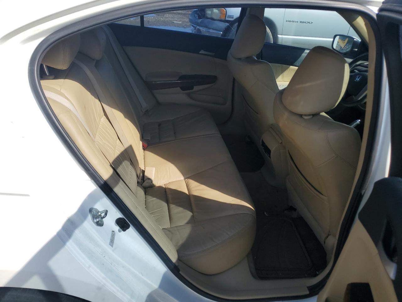 2011 Honda Accord Exl VIN: 1HGCP3F89BA027509 Lot: 84746995