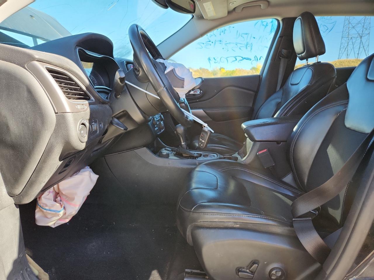 2019 Jeep Cherokee Latitude Plus VIN: 1C4PJMLB3KD211124 Lot: 89435195