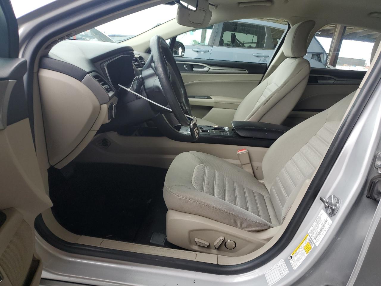 2019 Ford Fusion Se VIN: 3FA6P0LU0KR206724 Lot: 87487075