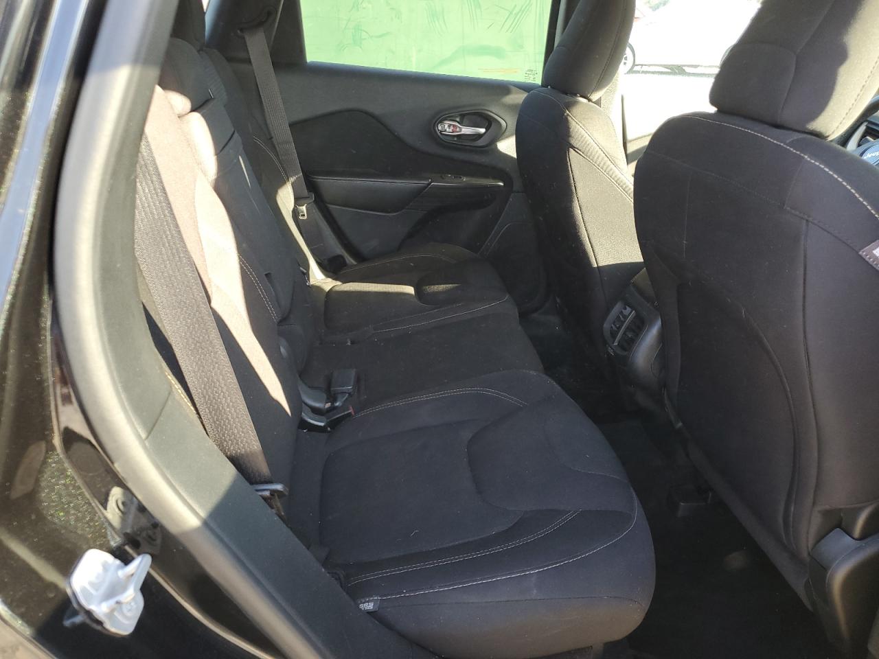 2016 Jeep Cherokee Latitude VIN: 1C4PJLCB9GW295178 Lot: 89824255