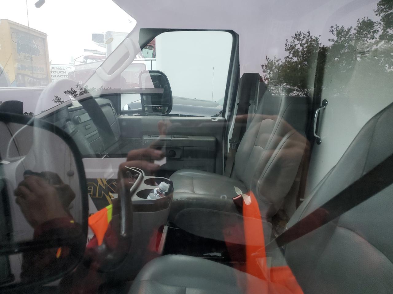 2019 Ford Econoline Cutaway E- VIN: 1FDWE3FS6KDC20773 Lot: 84579865