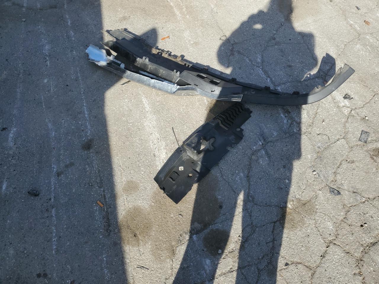 2018 Chevrolet Silverado K1500 Lt VIN: 3GCUKREC7JG493305 Lot: 85098795