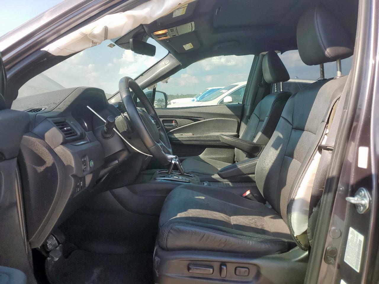 2021 Honda Passport Touring VIN: 5FNYF7H98MB010750 Lot: 82175355