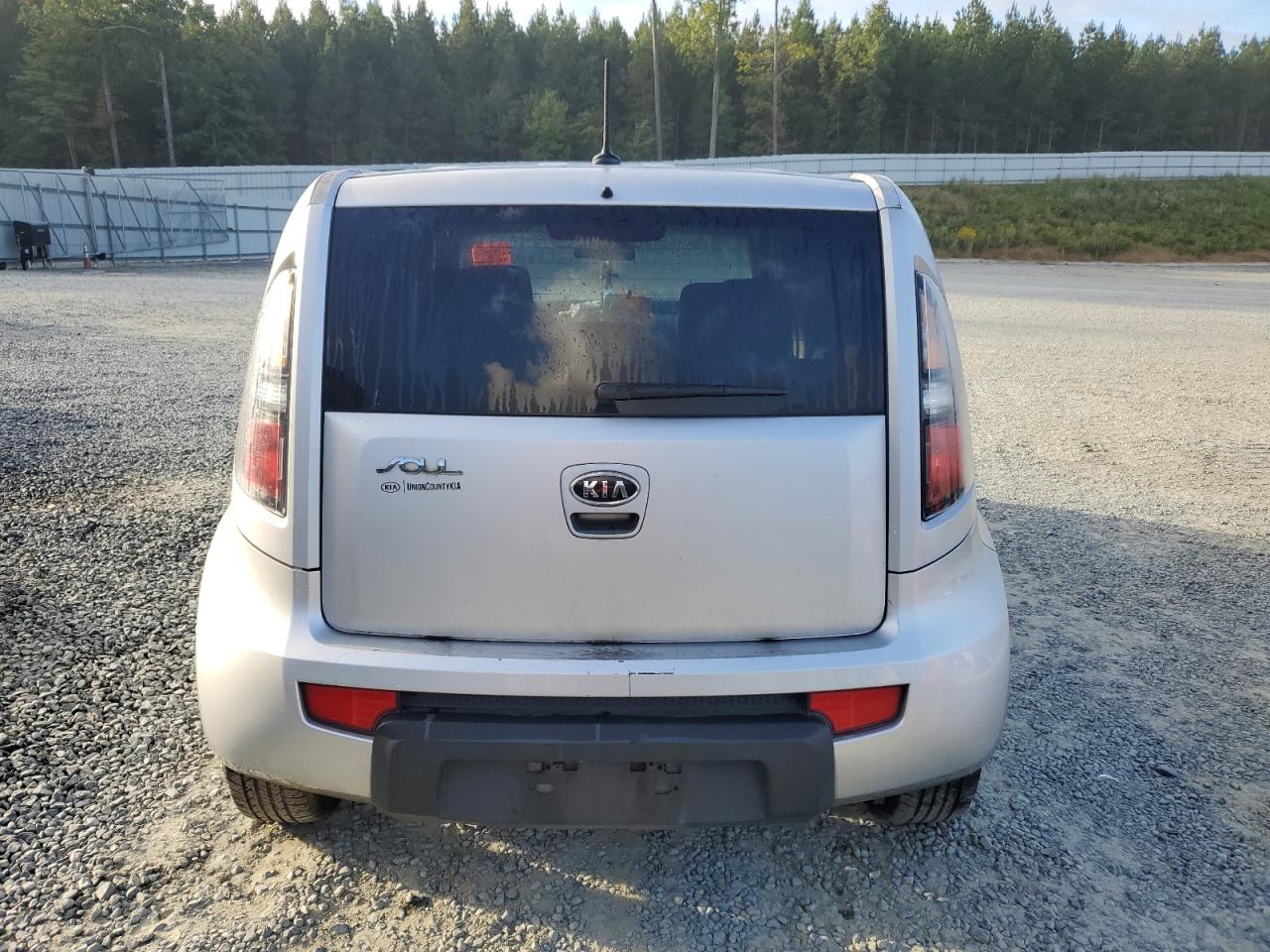 2011 Kia Soul + VIN: KNDJT2A29B7708541 Lot: 81906435