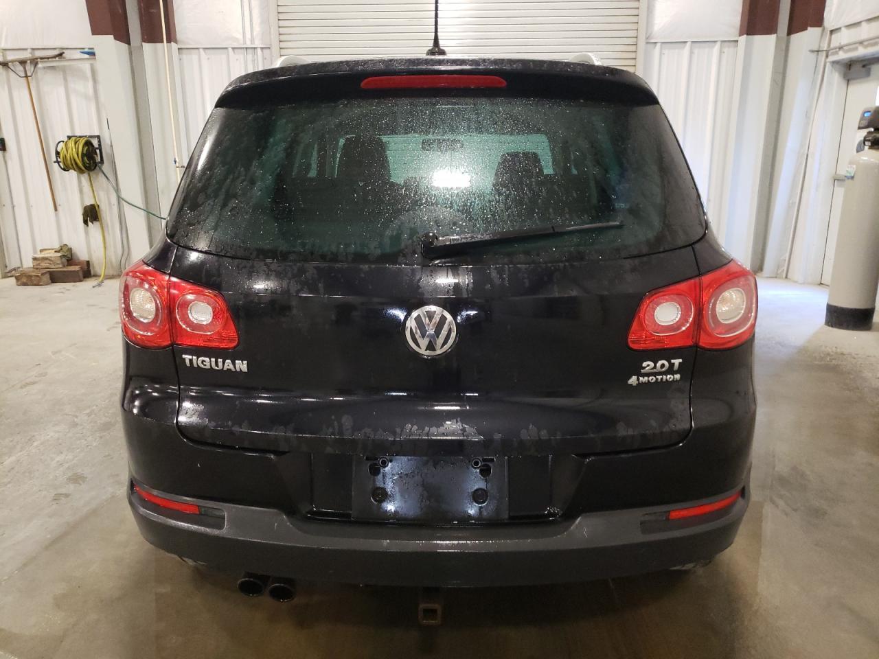 2011 Volkswagen Tiguan S VIN: WVGBV7AX9BW555801 Lot: 82320045