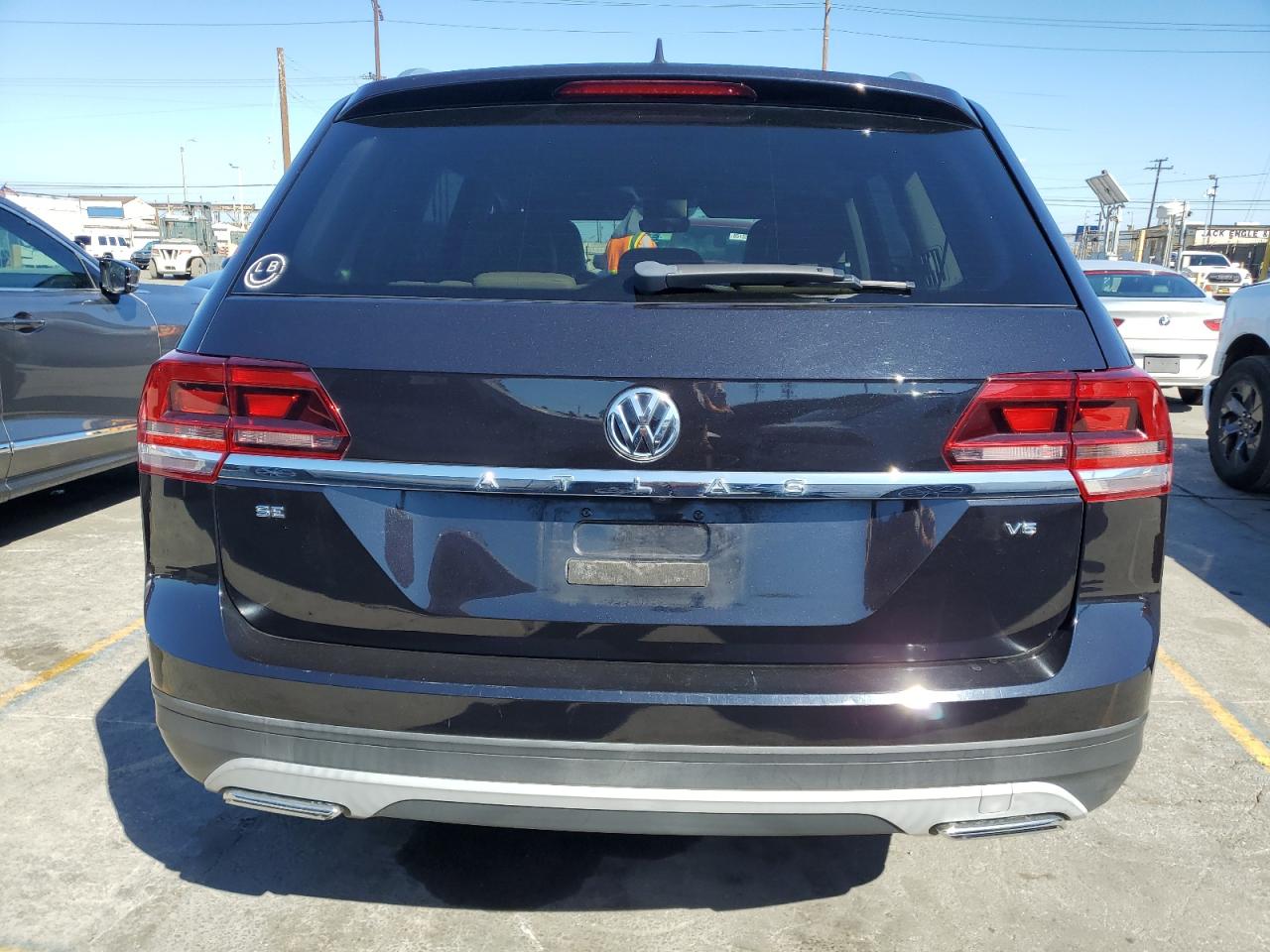 2018 Volkswagen Atlas Se VIN: 1V2DR2CA6JC543889 Lot: 84970525