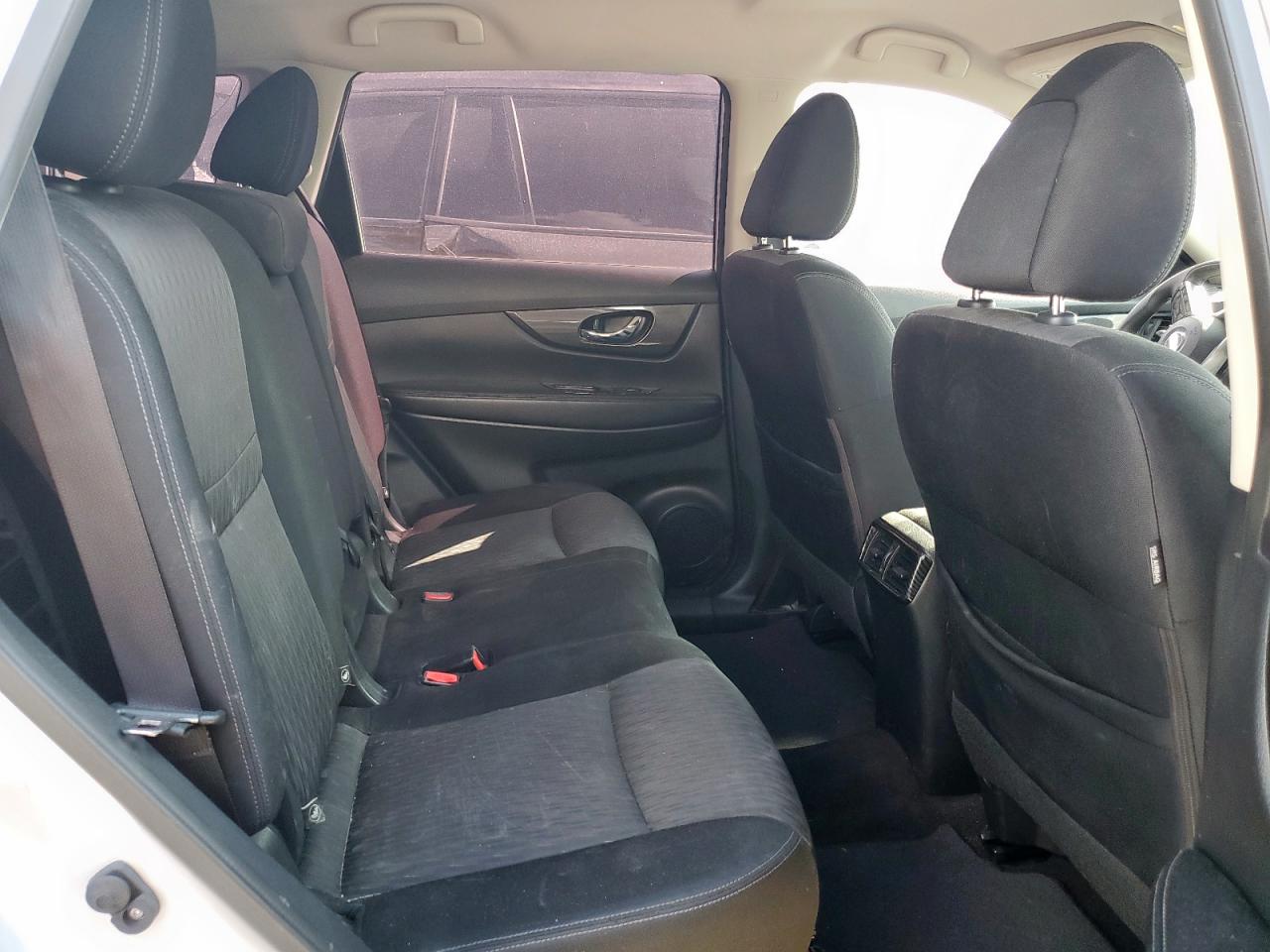 2017 Nissan Rogue S VIN: JN8AT2MT7HW149000 Lot: 84990705