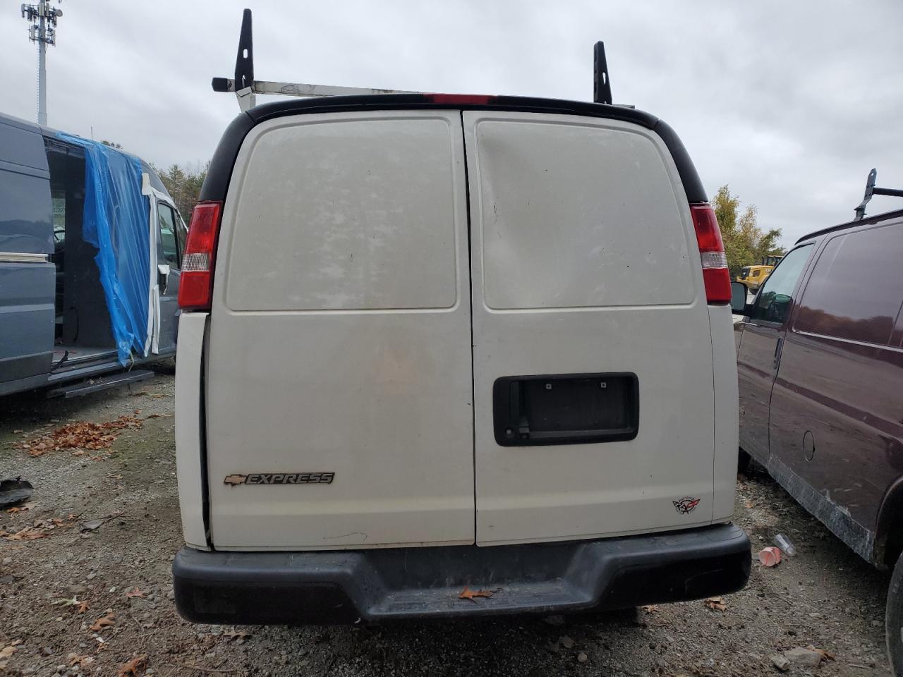 2019 Chevrolet Express Delivery Van VIN: 1GCWGAFP6K1176869 Lot: 90031525