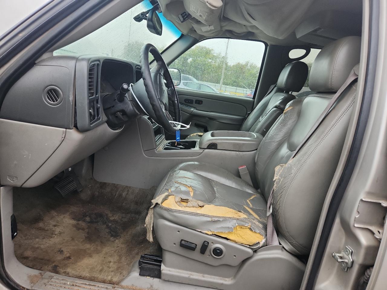 2005 Chevrolet Suburban VIN: 3GNEC16Z75G172545 Lot: 81623925