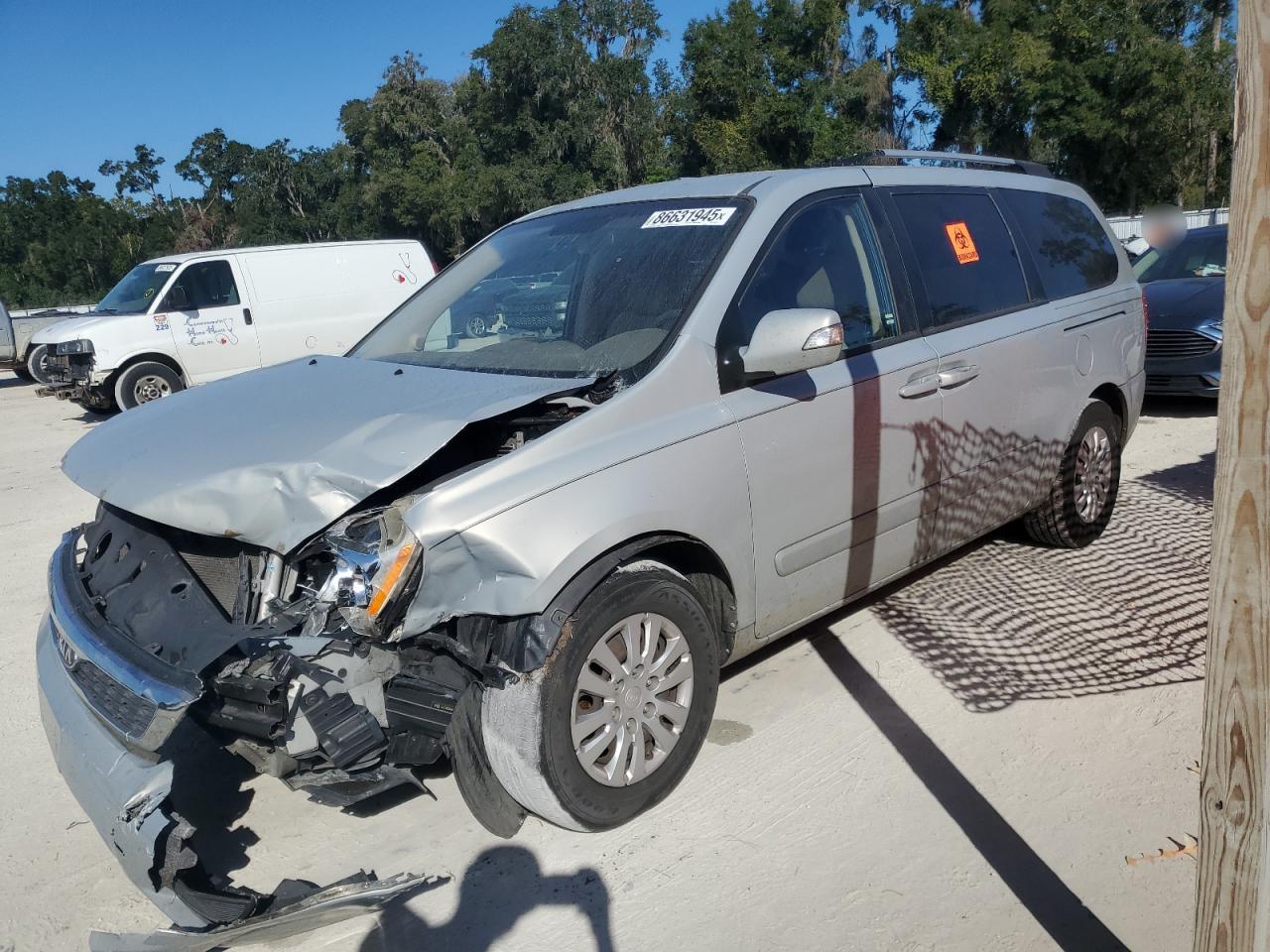2012 Kia Sedona Lx