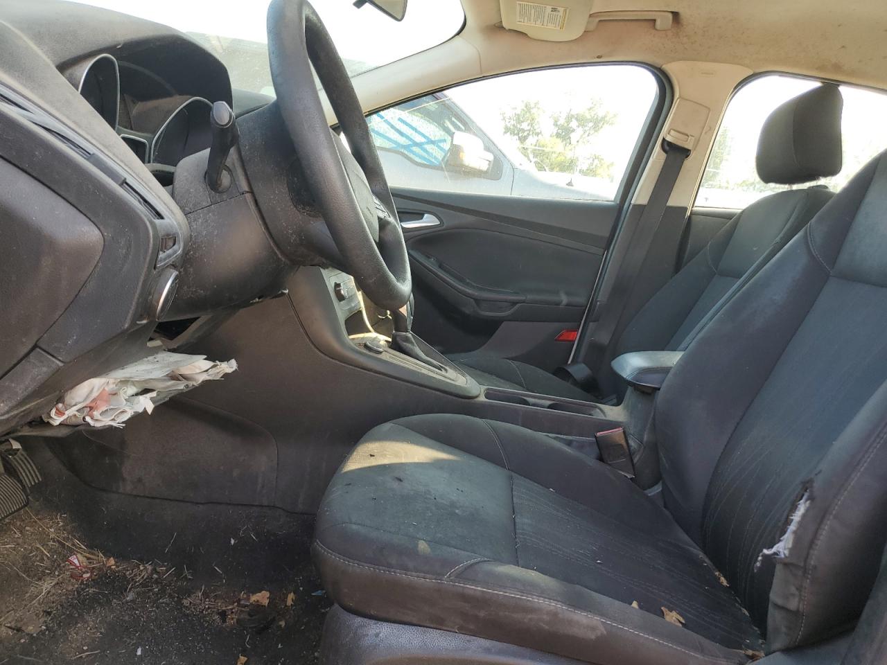 2016 Ford Focus Se VIN: 1FADP3F24GL391403 Lot: 86119405