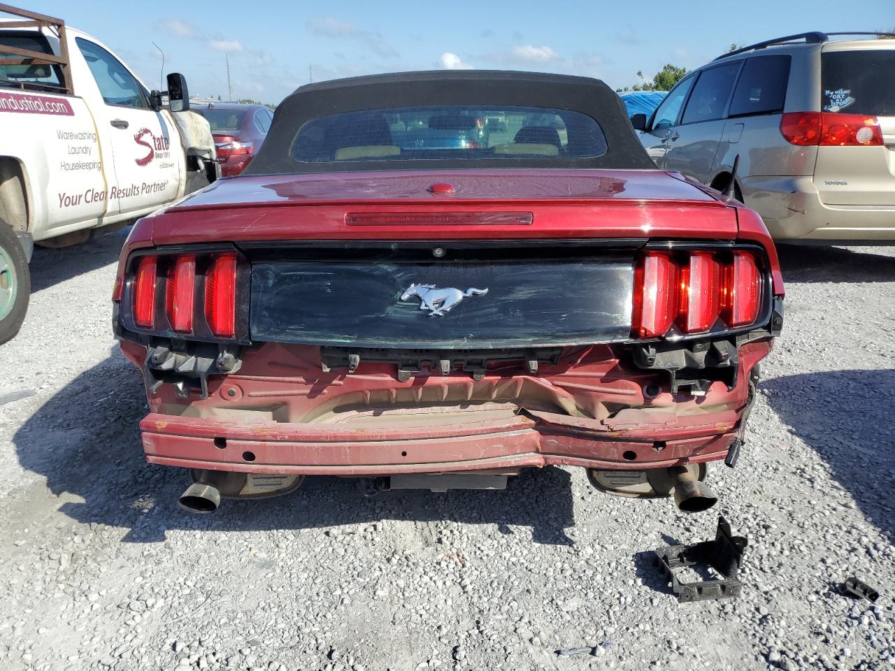 2016 Ford Mustang VIN: 1FATP8UH2G5226860 Lot: 81976155