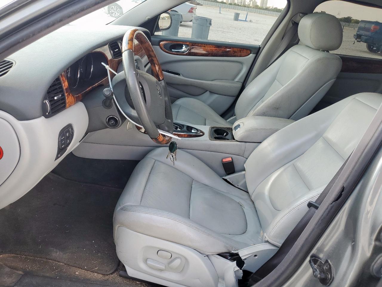 2004 Jaguar Xj8 VIN: SAJWA71C94SG25357 Lot: 81850725