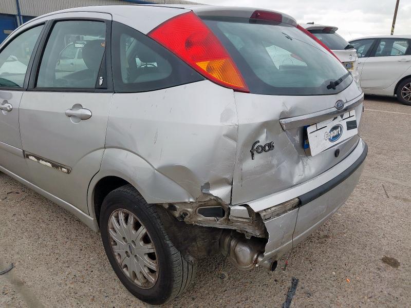 2004 FORD FOCUS 2.0 GHIA 5DR AUTO