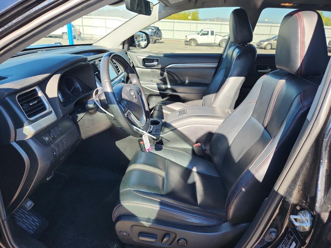 2019 Toyota Highlander Se VIN: 5TDJZRFH5KS925059 Lot: 85744685