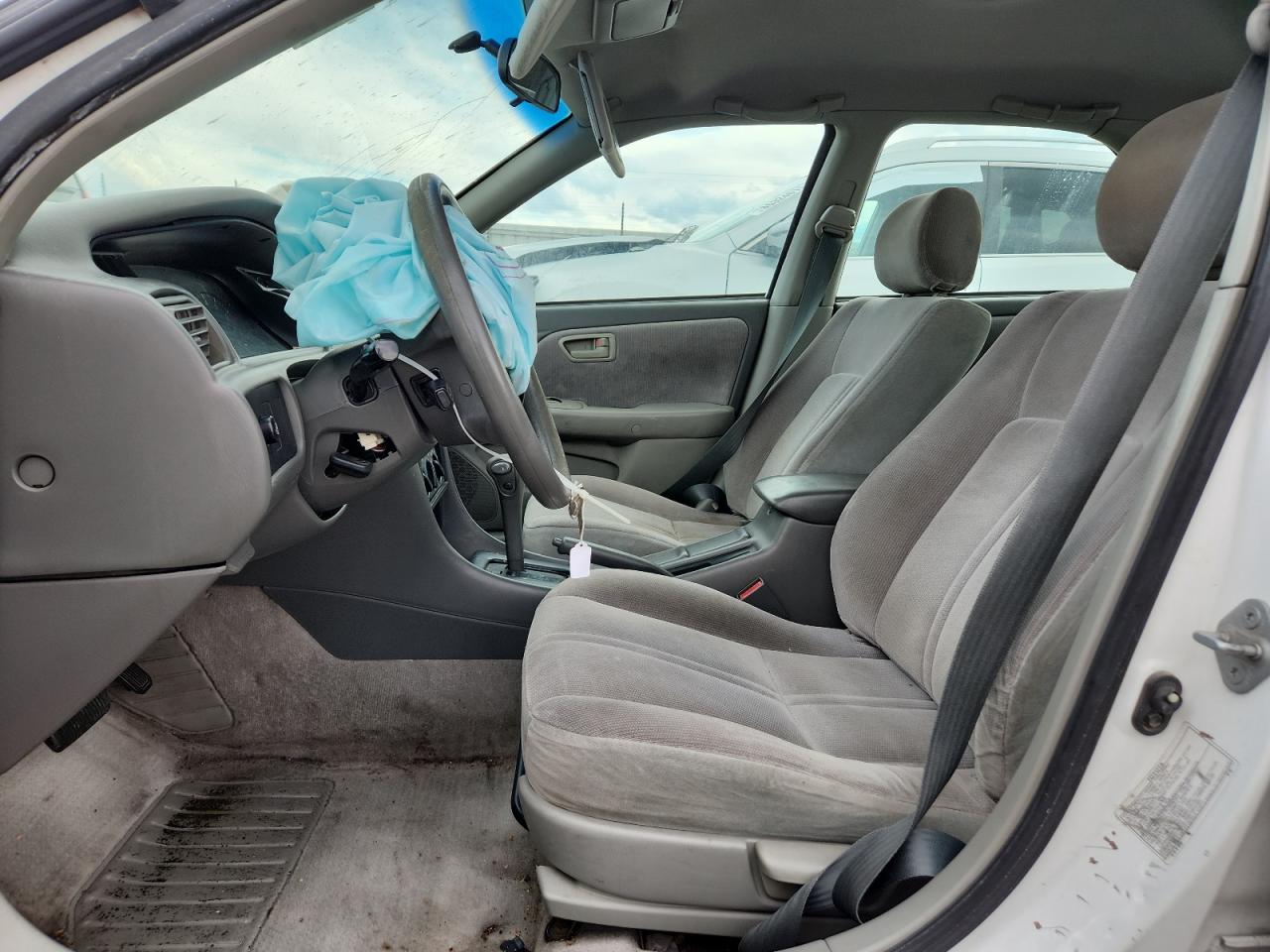 1998 Toyota Camry VIN: 4T1BG22K4WU381704 Lot: 82344075