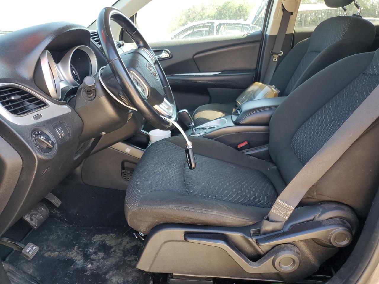 2019 Dodge Journey Se VIN: 3C4PDCBB9KT853165 Lot: 82207095