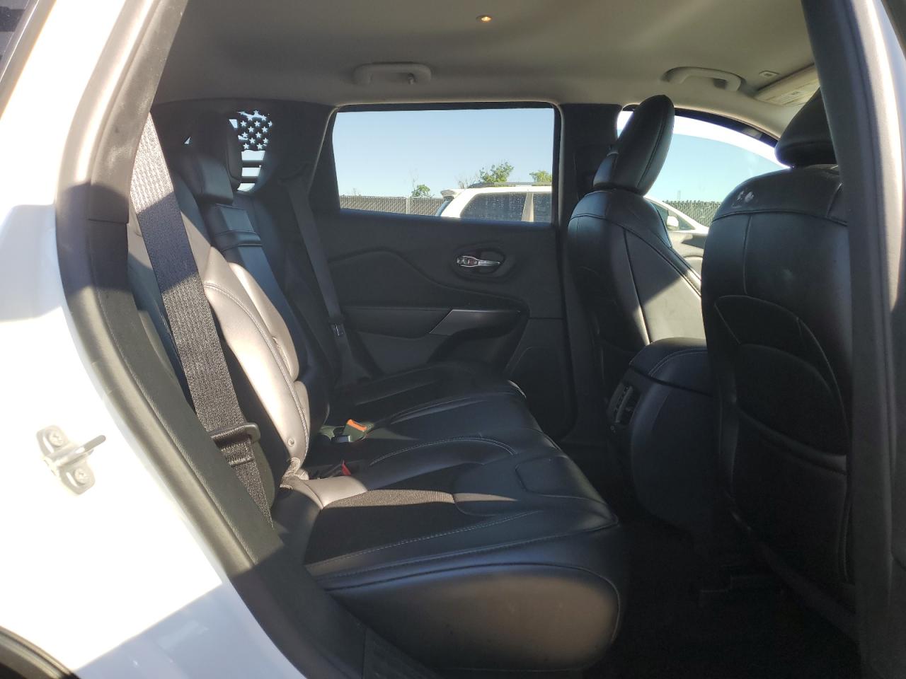 2019 Jeep Cherokee Latitude Plus VIN: 1C4PJLLB2KD326811 Lot: 91000795