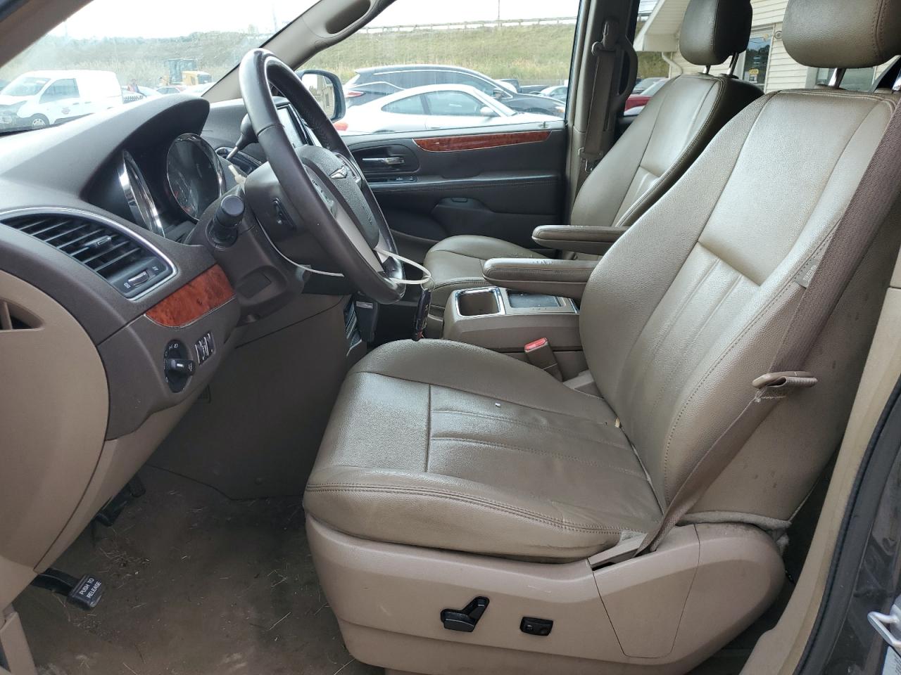 2016 Chrysler Town & Country Touring VIN: 2C4RC1BG7GR302612 Lot: 82523695