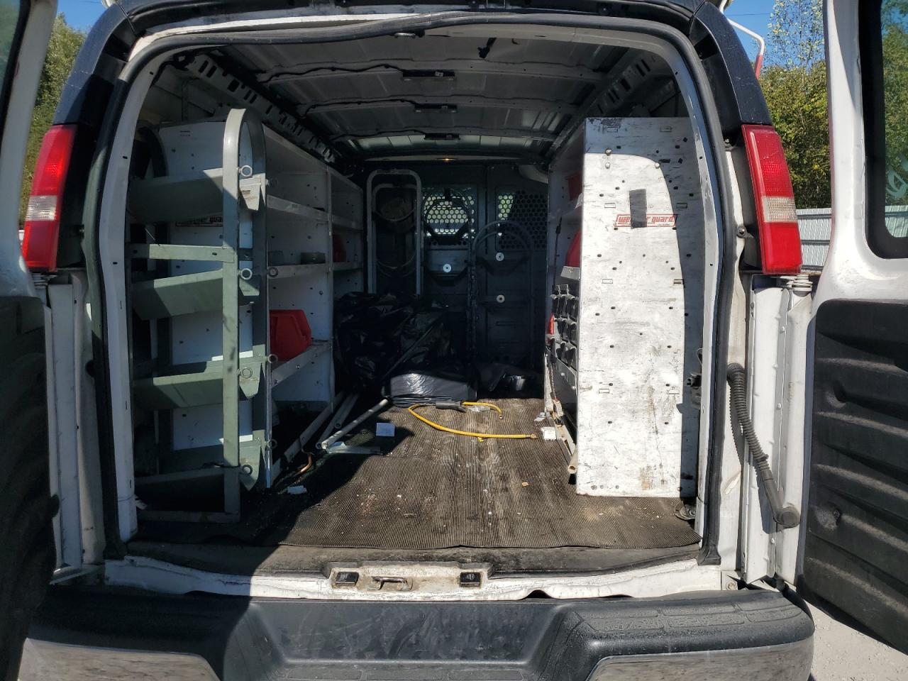 2018 Chevrolet Express G2500 VIN: 1GCWGAFG1J1903897 Lot: 84600775