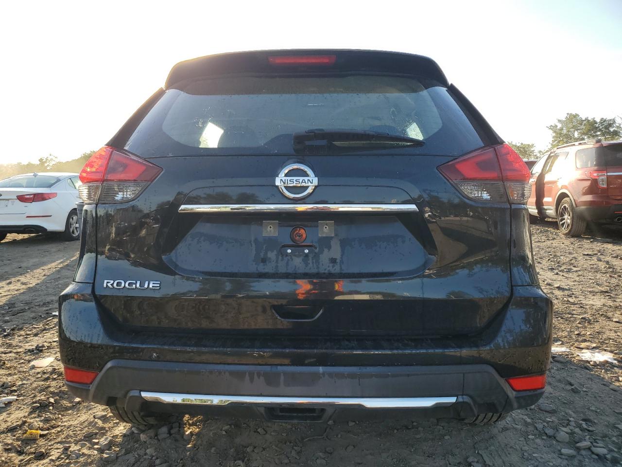 2017 Nissan Rogue S VIN: KNMAT2MTXHP522133 Lot: 84810545