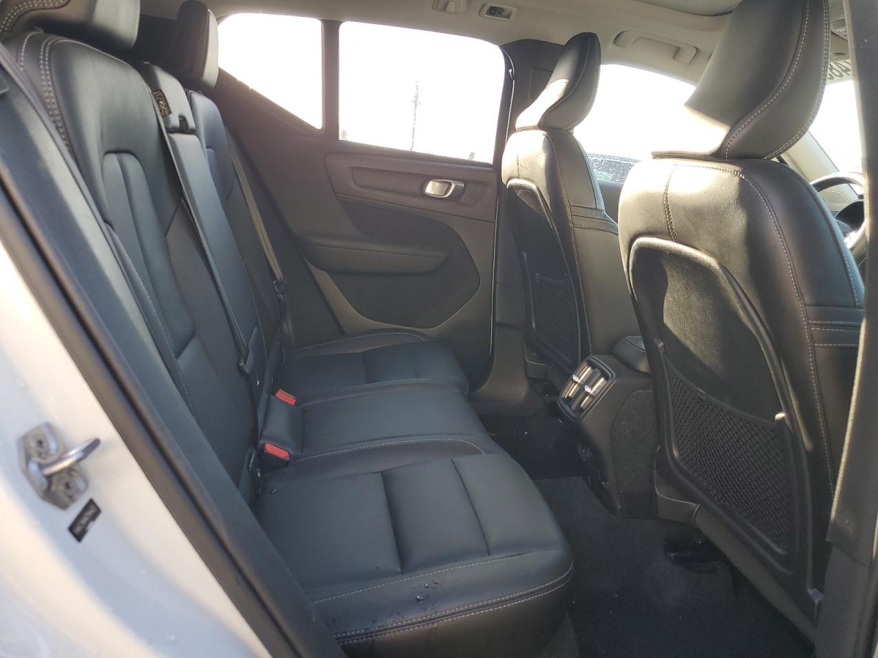 2019 Volvo Xc40 T4 Momentum VIN: YV4AC2HK4K2154423 Lot: 82748335