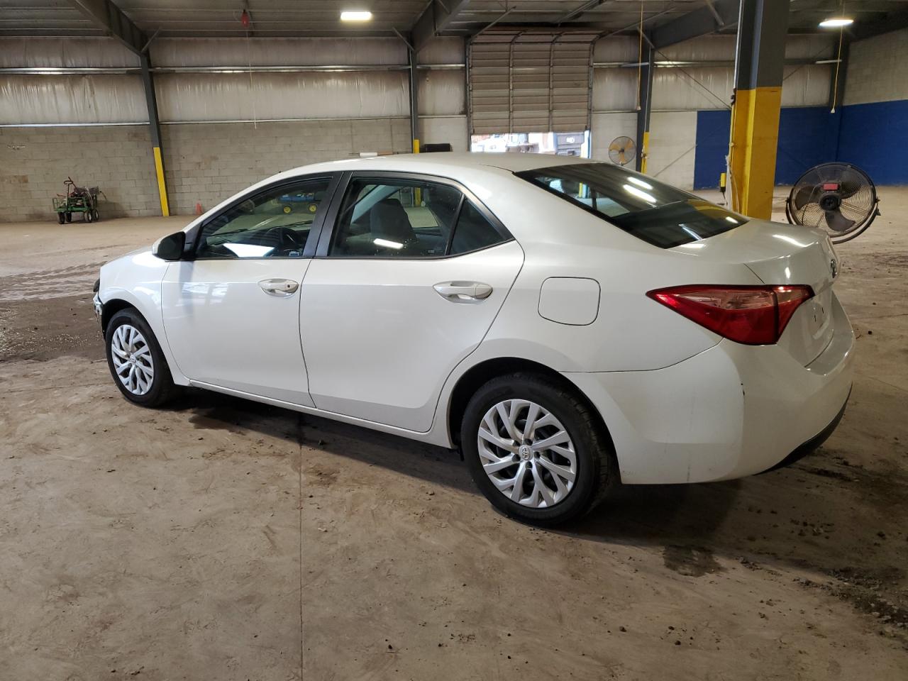 2017 Toyota Corolla L VIN: 5YFBURHE4HP668158 Lot: 86309845
