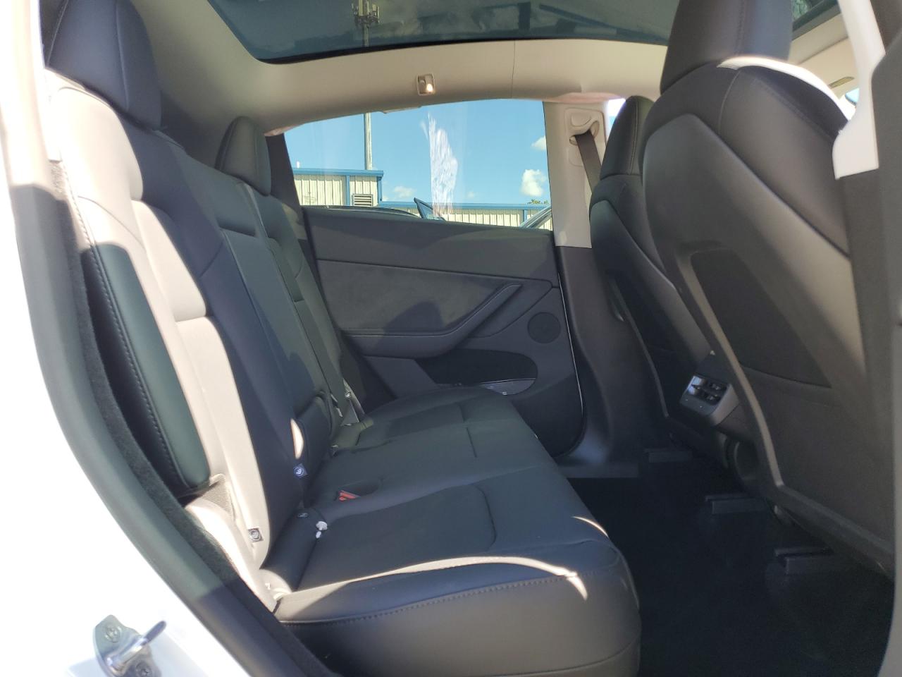 2025 Tesla Model Y VIN: 7SAYGDEF1SA344167 Lot: 82426285