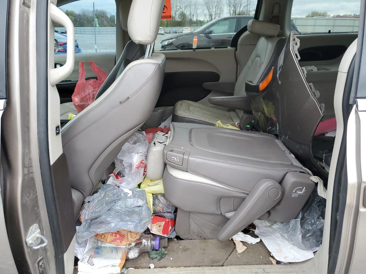 2017 Chrysler Pacifica Touring L VIN: 2C4RC1BG3HR636248 Lot: 89508955