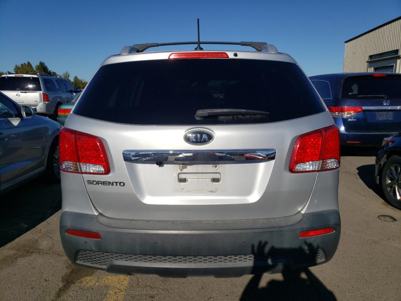 2011 Kia Sorento Base VIN: 5XYKT3A14BG051832 Lot: 84607515