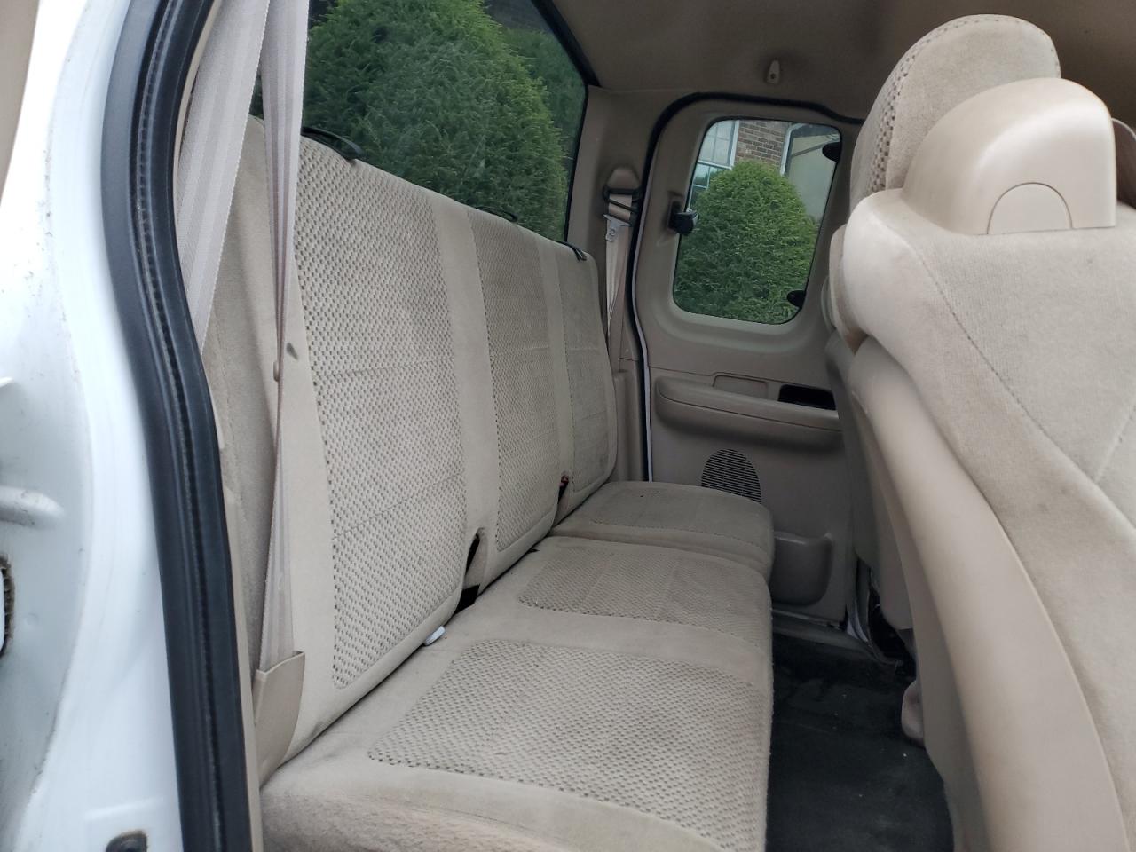 2002 Ford F150 VIN: 2FTRX18W82CA64851 Lot: 90283325