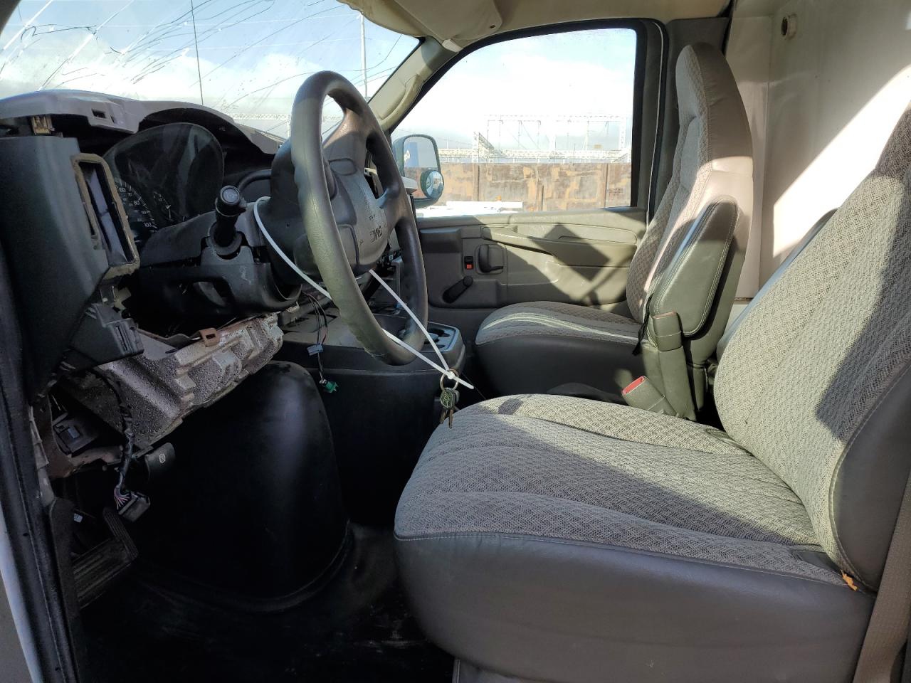 2005 GMC Savana Cutaway G3500 VIN: 1GDHG31U551218160 Lot: 82434615