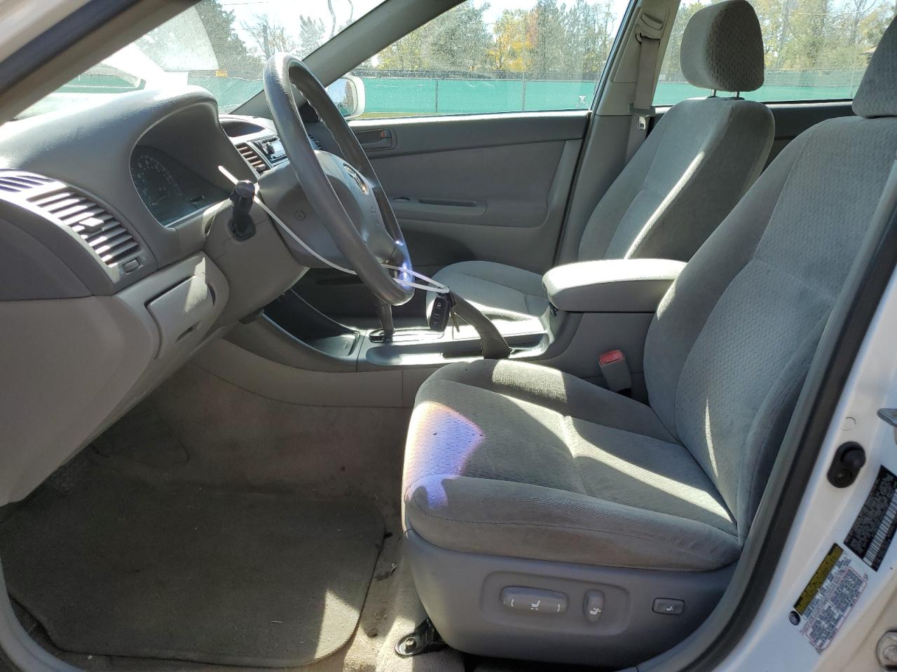 2004 Toyota Camry Le VIN: 4T1BE32K74U340136 Lot: 82675565