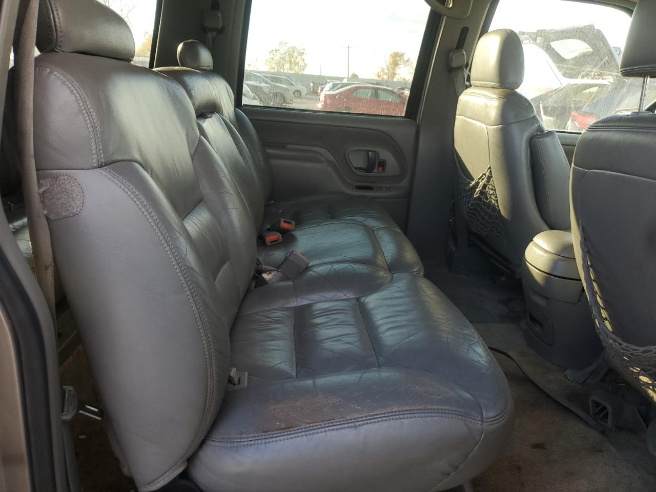 1999 Chevrolet Suburban K1500 VIN: 1GNFK16R0XJ498194 Lot: 90438125