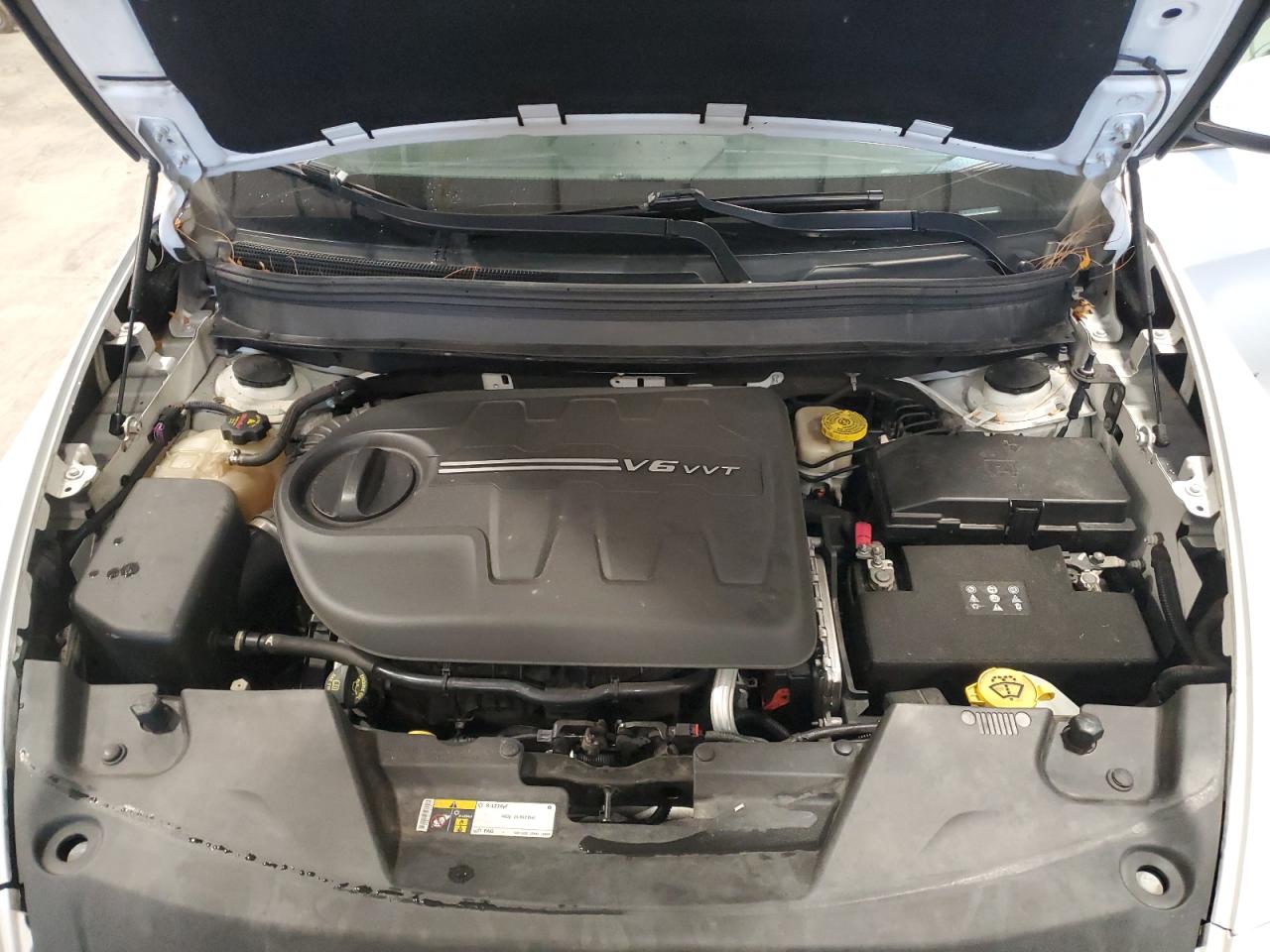 2015 Jeep Cherokee Latitude VIN: 1C4PJLCS2FW690804 Lot: 82584545