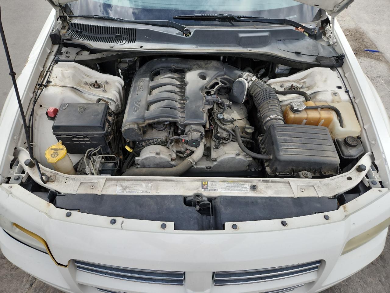 2008 Dodge Magnum Sxt VIN: 2D4FV37V18H261744 Lot: 89565765