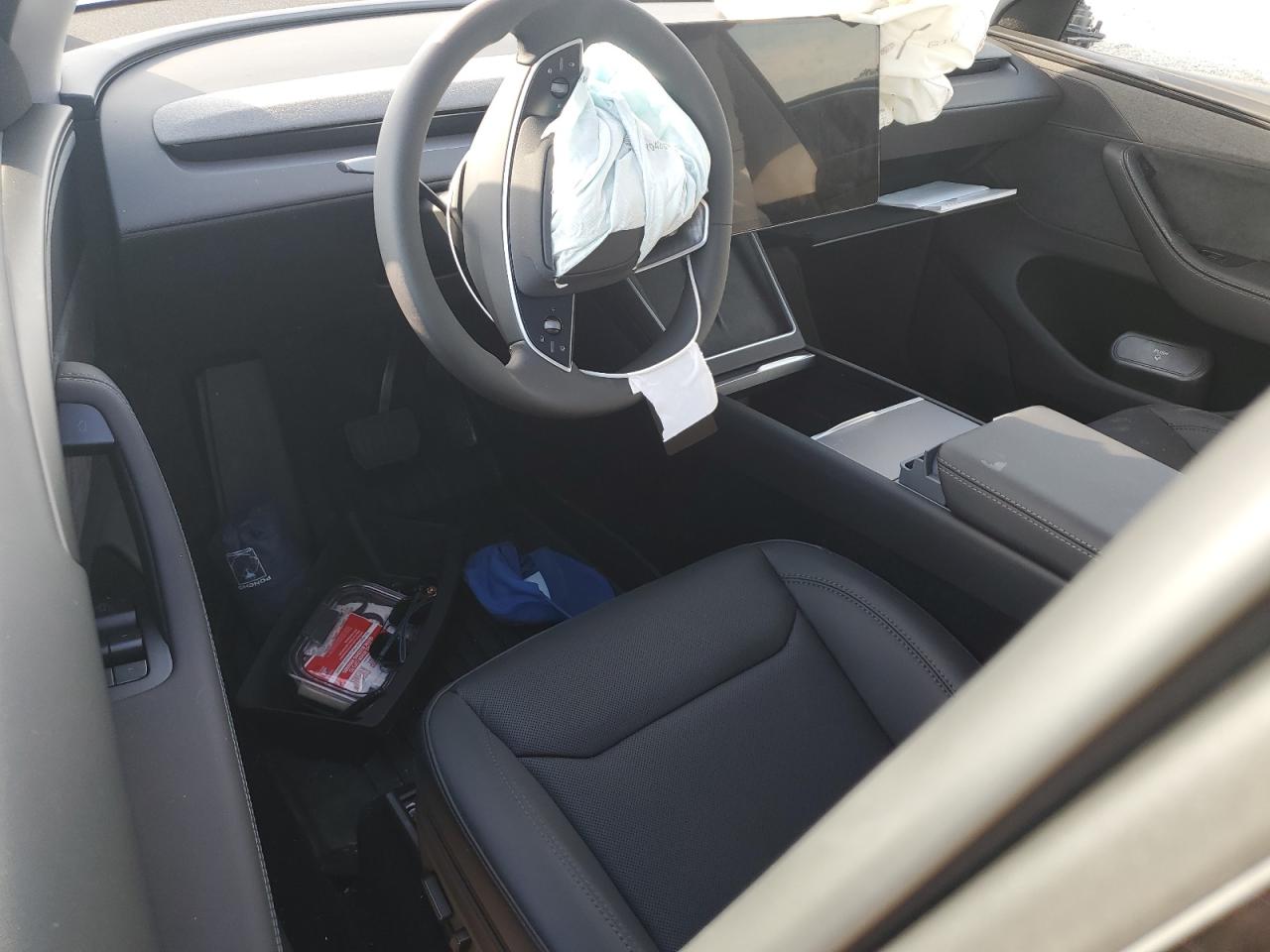 2026 Tesla Model Y VIN: 7SAYGDEE7TA472549 Lot: 86873135