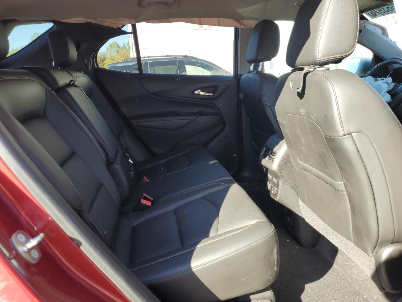 2018 Chevrolet Equinox Premier VIN: 2GNAXWEX5J6189432 Lot: 82363975